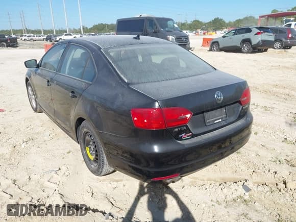 ✅ 2011 Volkswagen Jetta SE • VIN: 3VWDX7AJ4BM309187 • Lot: 43527811. Wystawiony na IAAI z przebiegiem 135 973 mil. Bezpłatny archiwum sprzedaży aukcyjnych z USA i szczegółowy raport historii pojazdu na DreamBid. Zdjęcie 3.