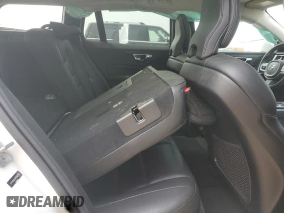 ✅ 2021 Volvo V60 • VIN: YV4102WK7M1068799 • Lot: 60121295. Wystawiony na Copart z przebiegiem 68 590 mil. Bezpłatny archiwum sprzedaży aukcyjnych z USA i szczegółowy raport historii pojazdu na DreamBid. Zdjęcie 10.