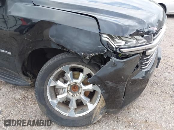 ✅ 2022 Chevrolet Suburban LT • VIN: 1GNSCCKD7NR265722 • Lot: 43502209. Wystawiony na IAAI z przebiegiem 56 391 mil. Bezpłatny archiwum sprzedaży aukcyjnych z USA i szczegółowy raport historii pojazdu na DreamBid. Zdjęcie 6.