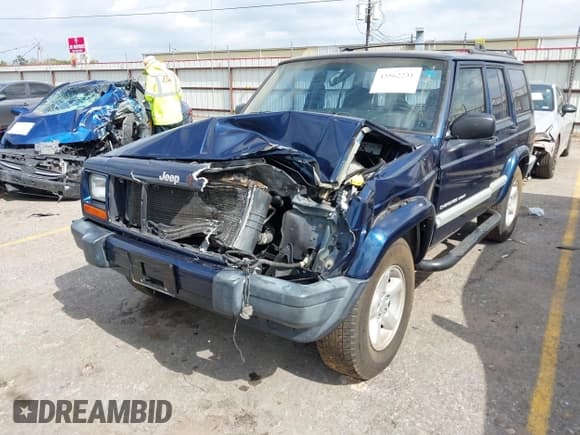 ✅ 2001 Jeep Cherokee Sport • VIN: 1J4FT48S61L550733 • Лот: 43562231. Опубликован ранее на IAAI с пробегом 159 685 миль. Бесплатный доступ к архиву аукционных продаж из США и подробный отчёт об истории автомобиля на DreamBid. Изображение 17.