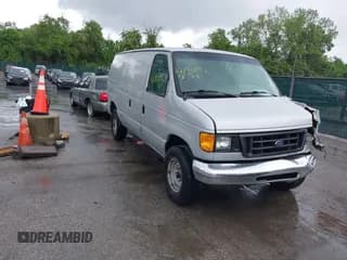 ✅ 2005 Ford Econoline Cargo • VIN: 1FTNE24W15HB21601 • Lot: 42190892. Wystawiony na IAAI z przebiegiem 156 166 mil. Bezpłatny archiwum sprzedaży aukcyjnych z USA i szczegółowy raport historii pojazdu na DreamBid. Zdjęcie 1.