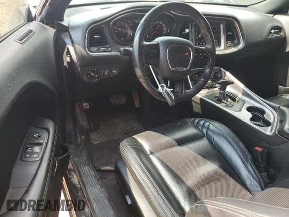 ✅ 2018 Dodge Challenger T/A • VIN: 2C3CDZBT3JH334537 • Lot: 65013004. Wystawiony na Copart z przebiegiem 86 398 mil. Bezpłatny archiwum sprzedaży aukcyjnych z USA i szczegółowy raport historii pojazdu na DreamBid. Zdjęcie 8.