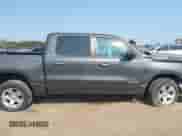 2019 Ram 1500 Big Horn z VIN 1C6RRFFGXKN709911, wystawiony jako IAAI lot #40337177 z przebiegiem 124 338 mil mil oraz . Historia ofert i sprzedaży dostępna na DreamBid. Obrazek 13.