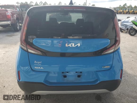 ✅ 2023 Kia Soul EX • VIN: KNDJ33AU6P7215138 • Лот: 85673945. Опубликован ранее на Copart с пробегом 37 878 миль. Бесплатный доступ к архиву аукционных продаж из США и подробный отчёт об истории автомобиля на DreamBid. Изображение 6.