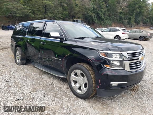 ✅ 2017 Chevrolet Suburban Premier • VIN: 1GNSKJKCXHR293937 • Lot: 73501094. Wystawiony na Copart z przebiegiem 76 240 mil. Bezpłatny archiwum sprzedaży aukcyjnych z USA i szczegółowy raport historii pojazdu na DreamBid. Zdjęcie 4.