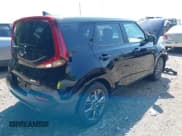 ✅ 2021 Kia Soul LX • VIN: KNDJ23AU1M7792030 • Lot: 43010317. Wystawiony na IAAI z przebiegiem 36 949 mil. Bezpłatny archiwum sprzedaży aukcyjnych z USA i szczegółowy raport historii pojazdu na DreamBid. Zdjęcie 4.