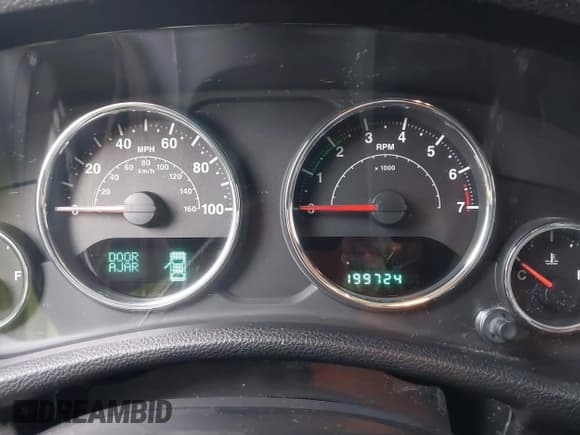 ✅ 2012 Jeep Wrangler Unlimited Sahara • VIN: 1C4BJWEG5CL158609 • Lot: 43785608. Wystawiony na IAAI z przebiegiem 199 724 mil. Bezpłatny archiwum sprzedaży aukcyjnych z USA i szczegółowy raport historii pojazdu na DreamBid. Zdjęcie 7.