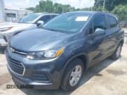 ✅ 2022 Chevrolet Trax LS • VIN: KL7CJNSM8NB512265 • Лот: 42681858. Опубликован ранее на IAAI с пробегом 29 307 миль. Бесплатный доступ к архиву аукционных продаж из США и подробный отчёт об истории автомобиля на DreamBid. Изображение 2.