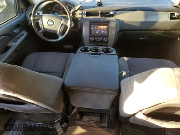 ✅ 2009 Chevrolet Suburban LS • VIN: 1GNFC16089R225359 • Lot: 76146434. Listed on Copart with 205,749 mi. Free auction sales archive from the USA and detailed vehicle history report at DreamBid. Image 8.