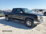 ✅ 2003 Chevrolet Silverado 2500HD LS • VIN: 1GCHC29183E114983 • Lot: 75506984. Wystawiony na Copart z przebiegiem 148 474 mil. Bezpłatny archiwum sprzedaży aukcyjnych z USA i szczegółowy raport historii pojazdu na DreamBid. Zdjęcie 4.