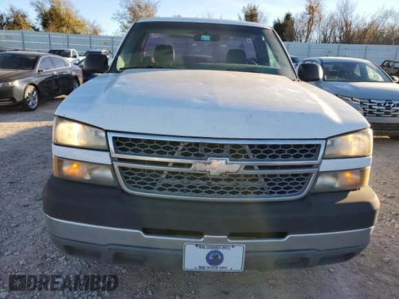 ✅ 2005 Chevrolet Silverado 2500HD • VIN: 1GCHC24285E150966 • Lot: 84203594. Wystawiony na Copart z przebiegiem 205 701 mil. Bezpłatny archiwum sprzedaży aukcyjnych z USA i szczegółowy raport historii pojazdu na DreamBid. Zdjęcie 5.