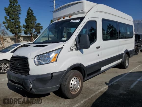 ✅ 2019 Ford Transit Passenger XL • VIN: 1FBVU4XMXKKA49423 • Лот: 52590185. Опубликован ранее на Copart с пробегом 183 289 миль. Бесплатный доступ к архиву аукционных продаж из США и подробный отчёт об истории автомобиля на DreamBid. Изображение 1.