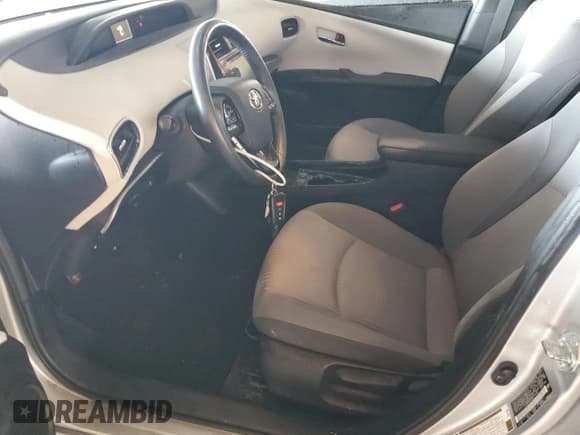 ✅ 2021 Toyota Prius XLE • VIN: JTDKAMFP8M3192080 • Lot: 93092875. Listed on Copart with 24,660 mi. Free auction sales archive from the USA and detailed vehicle history report at DreamBid. Image 7.