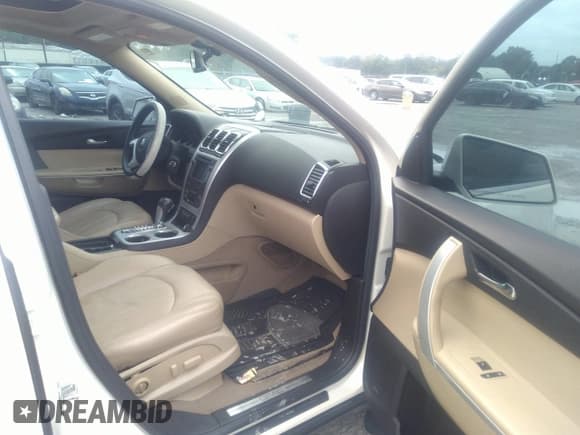 ✅ 2011 GMC Acadia SLT2 • VIN: 1GKKRSED8BJ204729 • Lot: 34301334. Wystawiony na IAAI z przebiegiem 148 288 mil. Bezpłatny archiwum sprzedaży aukcyjnych z USA i szczegółowy raport historii pojazdu na DreamBid. Zdjęcie 5.