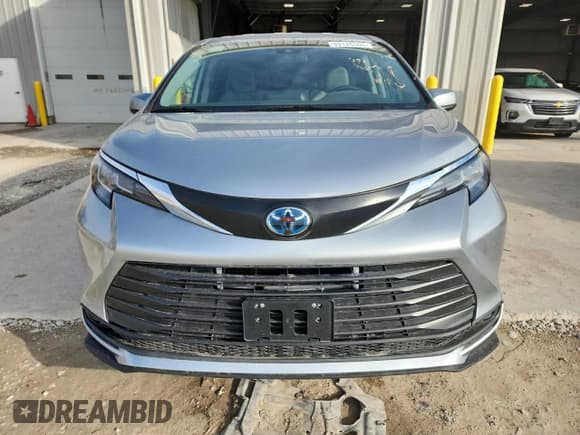 ✅ 2021 Toyota Sienna LE • VIN: 5TDKSKFC0MS036791 • Lot: 93126565. Listed on Copart with 248,708 mi. Free auction sales archive from the USA and detailed vehicle history report at DreamBid. Image 5.