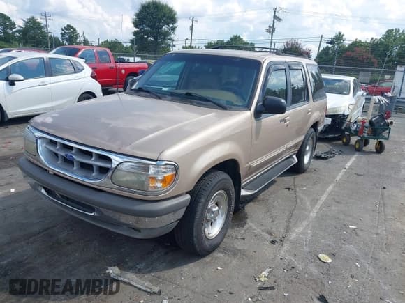 ✅ 1996 Ford Explorer XL • VIN: 1FMDU34X7TUB27531 • Lot: 42957634. Listed on IAAI with 62,558 mi. Free auction sales archive from the USA and detailed vehicle history report at DreamBid. Image 2.