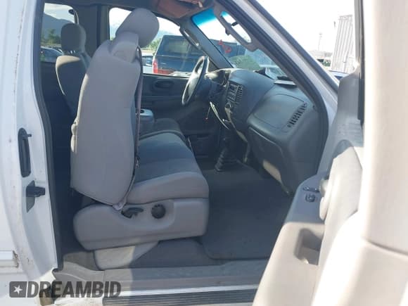 ✅ 2003 Ford F-150 XL • VIN: 1FTRX18L23NB93718 • Lot: 42286043. Listed on IAAI with 274,079 mi. Free auction sales archive from the USA and detailed vehicle history report at DreamBid. Image 5.