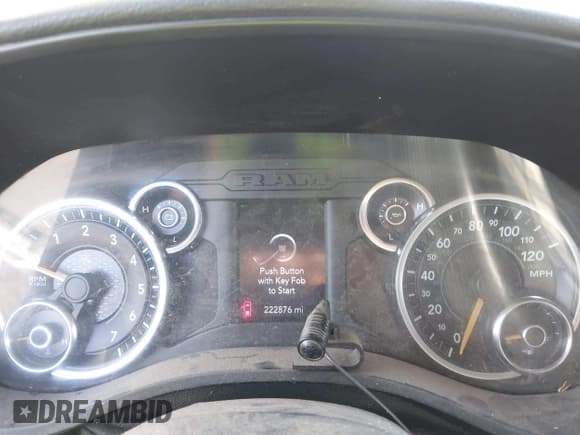 ✅ 2019 Ram 1500 Tradesman • VIN: 1C6SRFGT2KN530730 • Lot: 43575964. Wystawiony na IAAI z przebiegiem 222 876 mil. Bezpłatny archiwum sprzedaży aukcyjnych z USA i szczegółowy raport historii pojazdu na DreamBid. Zdjęcie 7.