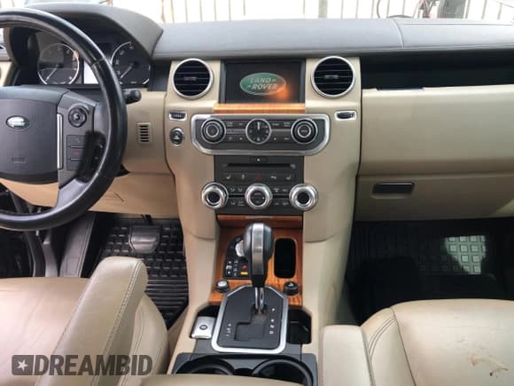 ✅ 2011 Land Rover LR4 Lux • VIN: SALAK2D41BA555729 • Лот: 68953195. Опубликован ранее на Copart с пробегом 164 888 миль. Бесплатный доступ к архиву аукционных продаж из США и подробный отчёт об истории автомобиля на DreamBid. Изображение 9.