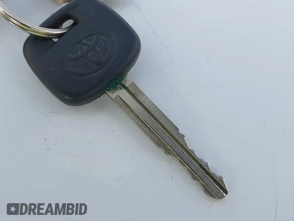 ✅ 2005 Toyota Camry LE • VIN: 4T1BE30K15U518028 • Лот: 43697534. Опубликован ранее на IAAI с пробегом 133 952 миль. Бесплатный доступ к архиву аукционных продаж из США и подробный отчёт об истории автомобиля на DreamBid. Изображение 11.