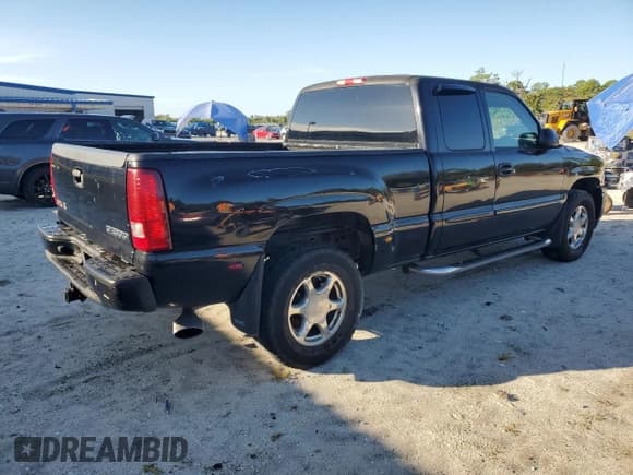 ✅ 2004 GMC Sierra Denali • VIN: 2GTFK69U541118231 • Lot: 90063015. Listed on Copart with 214,087 mi. Free auction sales archive from the USA and detailed vehicle history report at DreamBid. Image 3.