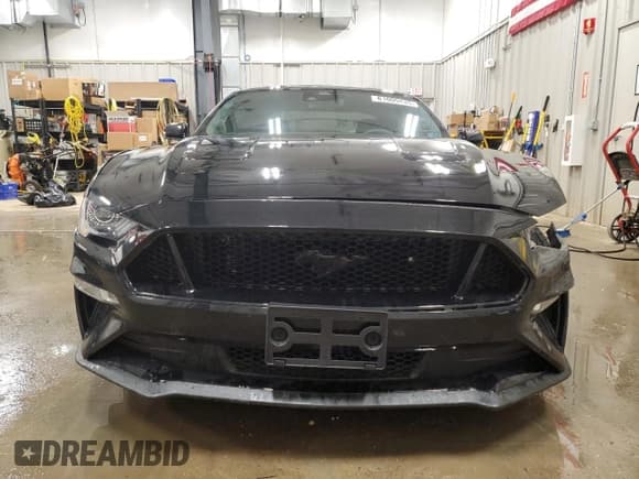✅ 2022 Ford Mustang GT • VIN: 1FA6P8CF0N5122104 • Lot: 61009485. Wystawiony na Copart z przebiegiem 4 103 mil. Bezpłatny archiwum sprzedaży aukcyjnych z USA i szczegółowy raport historii pojazdu na DreamBid. Zdjęcie 5.