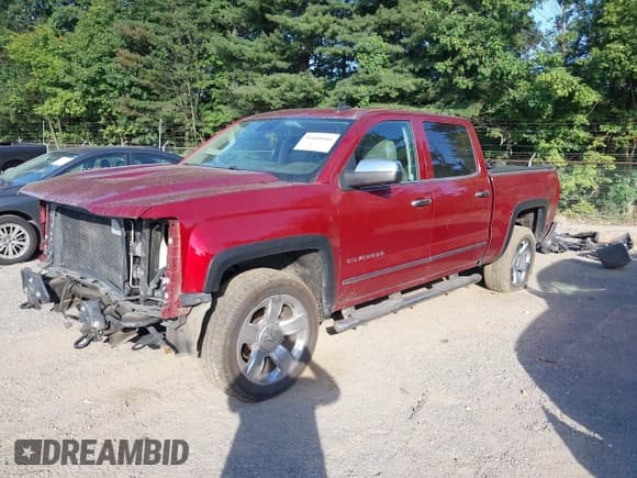 ✅ 2018 Chevrolet Silverado 1500 LTZ • VIN: 3GCUKSEC5JG310605 • Lot: 43000684. Wystawiony na IAAI z przebiegiem 220 485 mil. Bezpłatny archiwum sprzedaży aukcyjnych z USA i szczegółowy raport historii pojazdu na DreamBid. Zdjęcie 18.