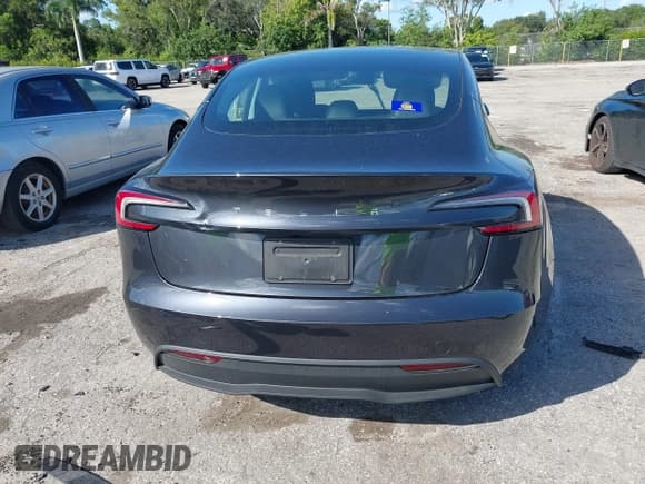 ✅ 2024 Tesla Model 3 • VIN: 5YJ3E1EA9RF737721 • Лот: 43581026. Опубликован ранее на IAAI с пробегом 11 472 миль. Бесплатный доступ к архиву аукционных продаж из США и подробный отчёт об истории автомобиля на DreamBid. Изображение 16.