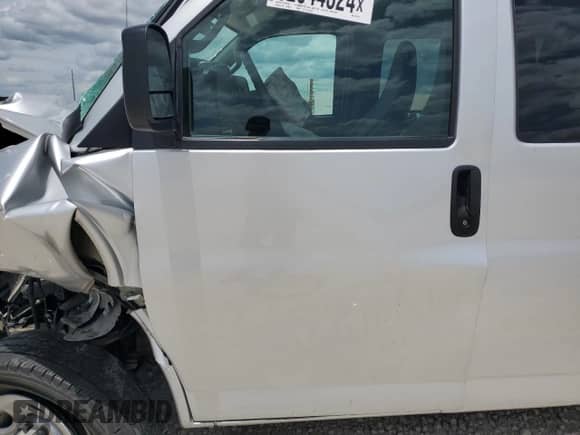 2017 Chevrolet Express Passenger LT с VIN 1GAWGFFF2H1107764, выставлен на аукционе Copart как лот 62044324 с пробегом Не указан миль и Списание • Salvage title. История ставок и продаж доступна на DreamBid. Изображение 7.