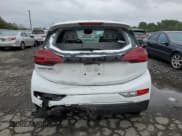 ✅ 2017 Chevrolet Bolt EV Premier • VIN: 1G1FX6S07H4141943 • Lot: 52696674. Wystawiony na Copart z przebiegiem 77 011 mil. Bezpłatny archiwum sprzedaży aukcyjnych z USA i szczegółowy raport historii pojazdu na DreamBid. Zdjęcie 6.