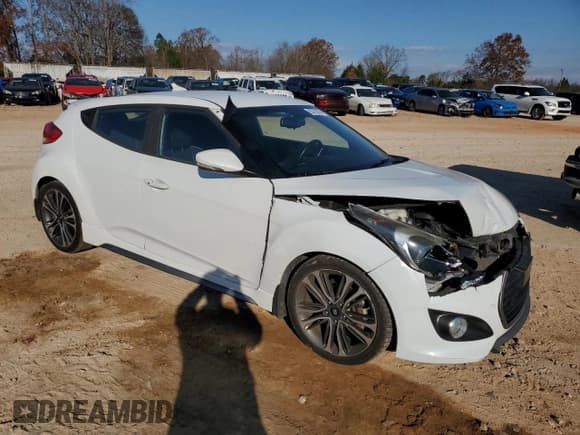 ✅ 2016 Hyundai Veloster Turbo • VIN: KMHTC6AE6GU275792 • Lot: 83752974. Wystawiony na Copart z przebiegiem 75 002 mil. Bezpłatny archiwum sprzedaży aukcyjnych z USA i szczegółowy raport historii pojazdu na DreamBid. Zdjęcie 4.