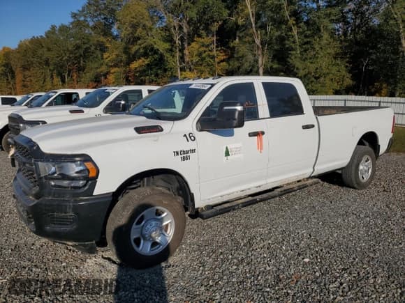 ✅ 2024 Ram 3500 Tradesman • VIN: 3C63R3GJ2RG242517 • Lot: 74440864. Wystawiony na Copart z przebiegiem Nie podano. Bezpłatny archiwum sprzedaży aukcyjnych z USA i szczegółowy raport historii pojazdu na DreamBid. Zdjęcie 1.
