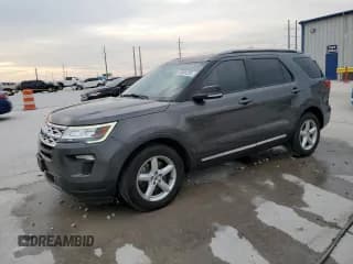✅ 2018 Ford Explorer XLT • VIN: 1FM5K7D85JGC68894 • Лот: 86894335. Опубликован ранее на Copart с пробегом 100 750 миль. Бесплатный доступ к архиву аукционных продаж из США и подробный отчёт об истории автомобиля на DreamBid. Изображение 1.