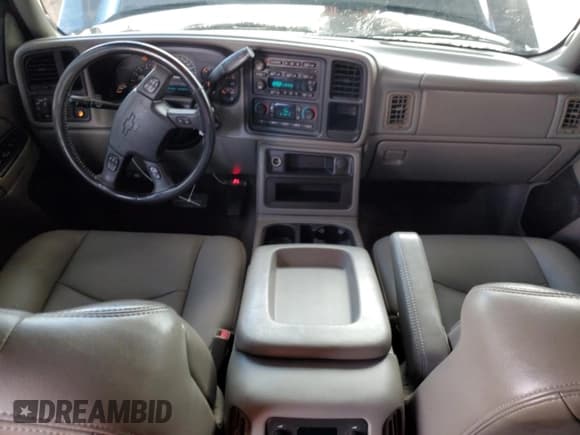 ✅ 2006 Chevrolet Silverado 2500HD LT1 • VIN: 1GCHC23D86F236745 • Лот: 43630855. Опубликован ранее на Copart с пробегом 267 072 миль. Бесплатный доступ к архиву аукционных продаж из США и подробный отчёт об истории автомобиля на DreamBid. Изображение 8.