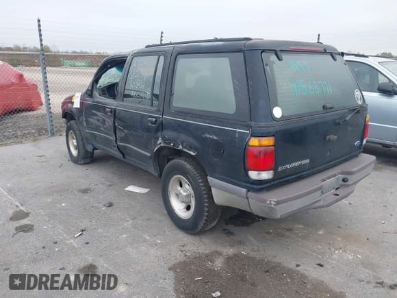 ✅ 1997 Ford Explorer Eddie Bauer • VIN: 1FMDU32X1VZA72924 • Lot: 41568771. Listed on IAAI with 135,089 mi. Free auction sales archive from the USA and detailed vehicle history report at DreamBid. Image 3.