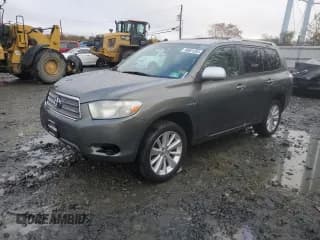 ✅ 2009 Toyota Highlander • VIN: JTEEW41A392036121 • Lot: 90881265. Listed on Copart with 185,366 mi. Free auction sales archive from the USA and detailed vehicle history report at DreamBid. Image 1.