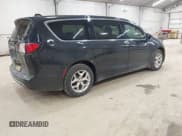 ✅ 2017 Chrysler Pacifica Touring L • VIN: 2C4RC1BG4HR833588 • Лот: 42984443. Опубликован ранее на IAAI с пробегом 195 758 миль. Бесплатный доступ к архиву аукционных продаж из США и подробный отчёт об истории автомобиля на DreamBid. Изображение 4.