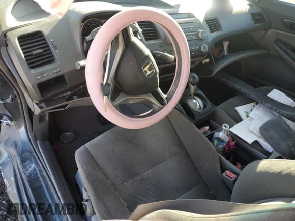 ✅ 2011 Honda Civic DX-VP • VIN: 2HGFA1F3XBH508491 • Lot: 82753305. Listed on Copart with Not provided. Free auction sales archive from the USA and detailed vehicle history report at DreamBid. Image 8.