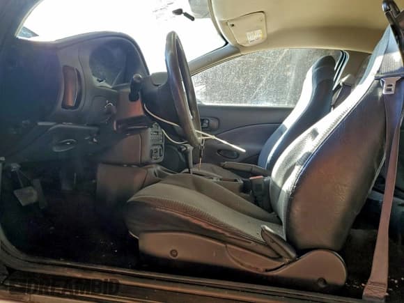 ✅ 2002 Saturn SC • VIN: 1G8ZP12862Z207321 • Lot: 93765115. Wystawiony na Copart z przebiegiem 171 869 mil. Bezpłatny archiwum sprzedaży aukcyjnych z USA i szczegółowy raport historii pojazdu na DreamBid. Zdjęcie 7.