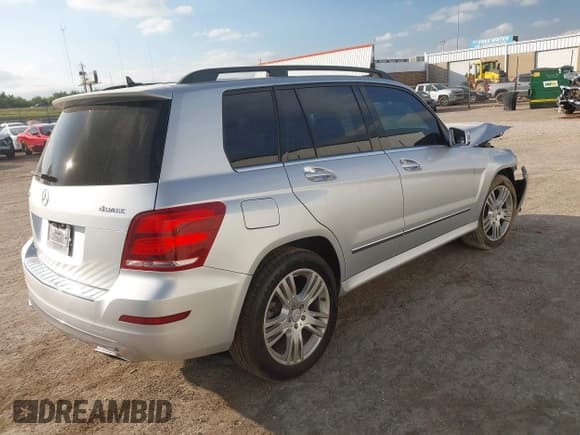 ✅ 2013 Mercedes-Benz GLK 350 • VIN: WDCGG8JB0DG072946 • Лот: 43253488. Опубликован ранее на IAAI с пробегом 161 265 миль. Бесплатный доступ к архиву аукционных продаж из США и подробный отчёт об истории автомобиля на DreamBid. Изображение 4.