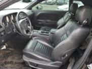 ✅ 2010 Dodge Challenger R/T Classic • VIN: 2B3CJ5DTXAH200412 • Lot: 49136204. Wystawiony na Copart z przebiegiem 121 063 mil. Bezpłatny archiwum sprzedaży aukcyjnych z USA i szczegółowy raport historii pojazdu na DreamBid. Zdjęcie 7.