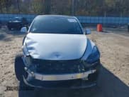 ✅ 2023 Tesla Model Y Long Range • VIN: 7SAYGAEE1PF828338 • Lot: 40978725. Wystawiony na IAAI z przebiegiem Nie podano. Bezpłatny archiwum sprzedaży aukcyjnych z USA i szczegółowy raport historii pojazdu na DreamBid. Zdjęcie 13.