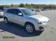 2013 Mitsubishi Outlander ES z VIN 4A4AR3AU6DE005539, wystawiony jako Copart lot #81993375 z przebiegiem 177 817 mil mil oraz Czysty tytuł • Clean title. Historia ofert i sprzedaży dostępna na DreamBid. Obrazek 4.