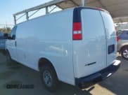 ✅ 2018 Chevrolet Express Cargo • VIN: 1GCWGAFP0J1287769 • Lot: 42814645. Wystawiony na IAAI z przebiegiem 152 506 mil. Bezpłatny archiwum sprzedaży aukcyjnych z USA i szczegółowy raport historii pojazdu na DreamBid. Zdjęcie 3.