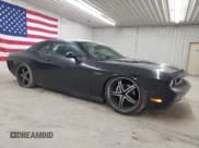 ✅ 2010 Dodge Challenger R/T Classic • VIN: 2B3CJ5DT8AH261774 • Lot: 75034864. Wystawiony na Copart z przebiegiem 118 166 mil. Bezpłatny archiwum sprzedaży aukcyjnych z USA i szczegółowy raport historii pojazdu na DreamBid. Zdjęcie 4.