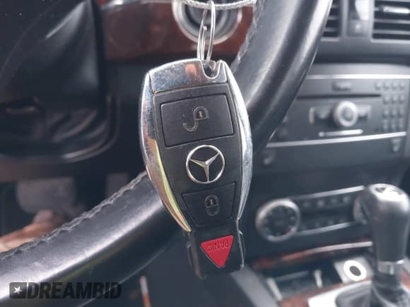 ✅ 2012 Mercedes-Benz GLK 350 • VIN: WDCGG8HB4CF819183 • Lot: 40933281. Listed on IAAI with 141,020 mi. Free auction sales archive from the USA and detailed vehicle history report at DreamBid. Image 11.