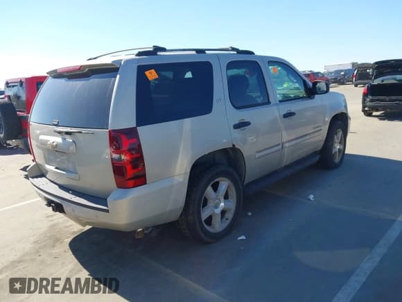 ✅ 2007 Chevrolet Tahoe LT • VIN: 1GNFK13037R100001 • Лот: 43585790. Опубликован ранее на IAAI с пробегом 196 067 миль. Бесплатный доступ к архиву аукционных продаж из США и подробный отчёт об истории автомобиля на DreamBid. Изображение 4.