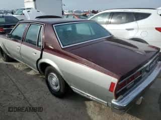 1979 Chevrolet Caprice z VIN 1N69L9J320518, wystawiony jako Copart lot #78174914 z przebiegiem 49 981 mil mil oraz Nie do naprawy • Non repairable. Historia ofert i sprzedaży dostępna na DreamBid. Obrazek 2.