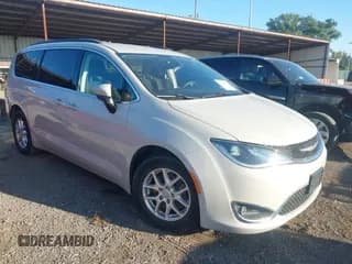 ✅ 2017 Chrysler Pacifica Touring L • VIN: 2C4RC1BG0HR752958 • Лот: 43115568. Опубликован ранее на IAAI с пробегом 114 051 миль. Бесплатный доступ к архиву аукционных продаж из США и подробный отчёт об истории автомобиля на DreamBid. Изображение 1.