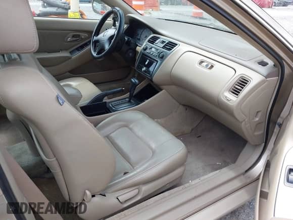 2001 Honda Accord EX с VIN 1HGCG22501A012711, выставлен на аукционе IAAI как лот 42878626 с пробегом 215 015 миль миль и . История ставок и продаж доступна на DreamBid. Изображение 5.